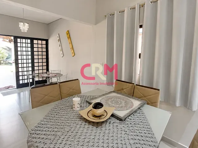 Casa com 360m² 3 quartos e 2 banheiros, à venda, no bairro Parque Residencial Laranjeiras II em Taquaritinga
