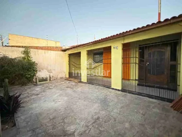 Casa com 160m² 3 quartos e 2 banheiros, à venda, no bairro Presidente Médici em Campina Grande