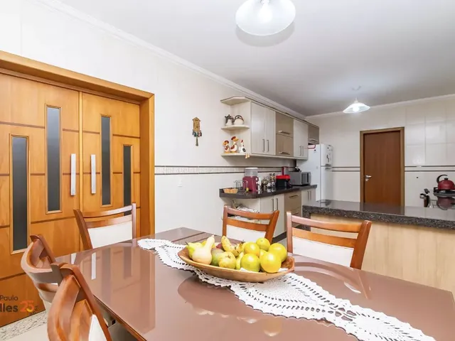 Casa com 420m² 4 quartos e 4 banheiros, à venda, no bairro Uberaba em Curitiba