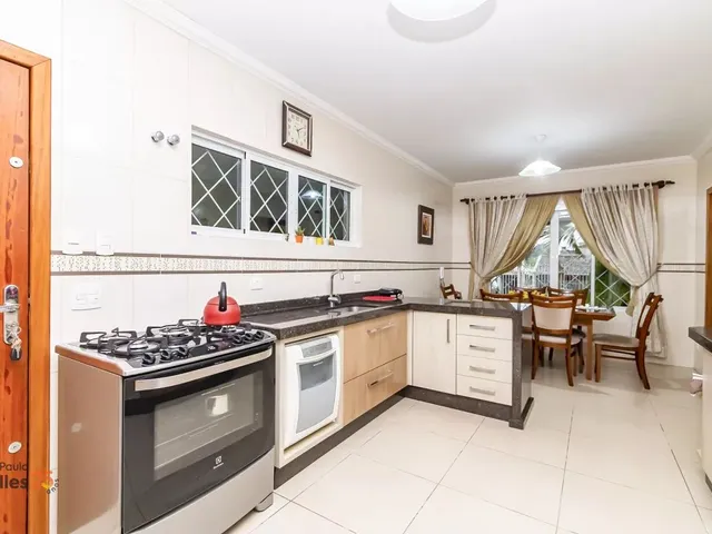 Casa com 420m² 4 quartos e 4 banheiros, à venda, no bairro Uberaba em Curitiba