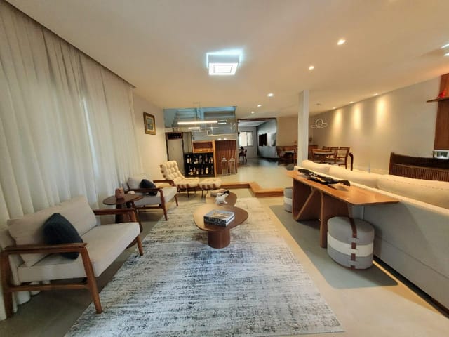 Casa com 500m² 4 quartos e 6 banheiros, à venda, no bairro Vila Valqueire em Rio de Janeiro
