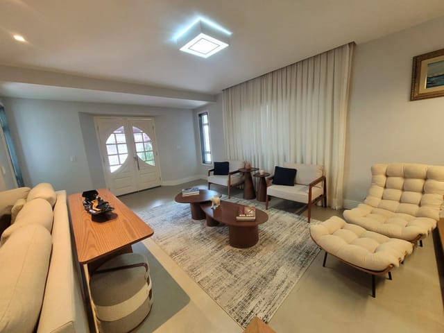 Casa com 500m² 4 quartos e 6 banheiros, à venda, no bairro Vila Valqueire em Rio de Janeiro