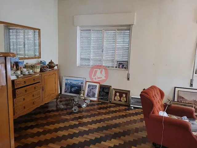 Casa com 415m² 3 quartos e 2 banheiros, à venda ou para alugar, no bairro Menino Deus em Porto Alegre