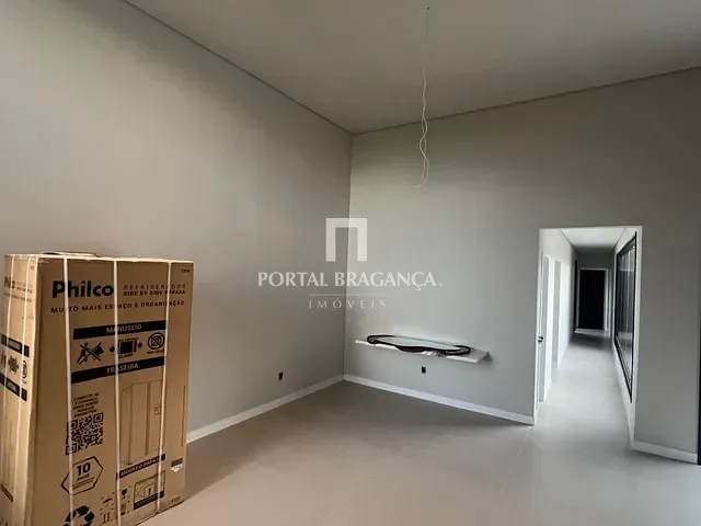 Casa com 300m² 3 quartos e 4 banheiros, à venda, no bairro Jardim São José em Bragança Paulista
