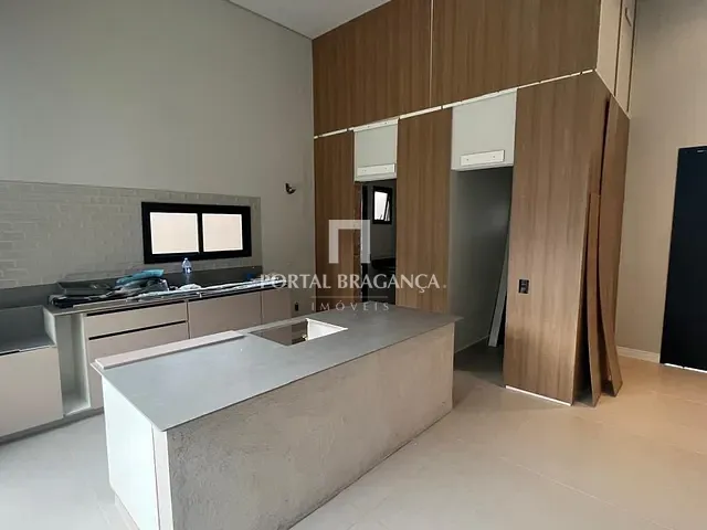 Casa com 300m² 3 quartos e 4 banheiros, à venda, no bairro Jardim São José em Bragança Paulista