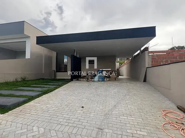 Casa com 300m² 3 quartos e 4 banheiros, à venda, no bairro Jardim São José em Bragança Paulista