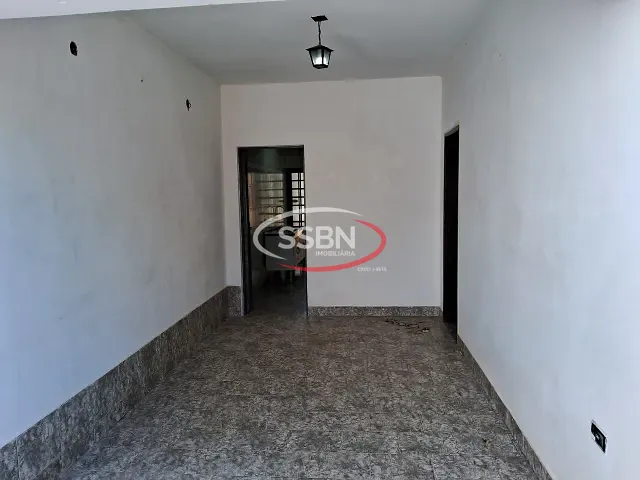 Casa 2 quartos e 2 banheiros, para alugar, no bairro Parque Residencial Klavin em Nova Odessa