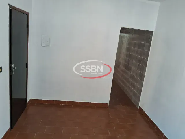 Casa 2 quartos e 2 banheiros, para alugar, no bairro Parque Residencial Klavin em Nova Odessa