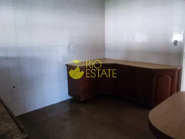 Casa com 350m² 3 quartos e 3 banheiros, à venda, no bairro Aero Clube em Volta Redonda