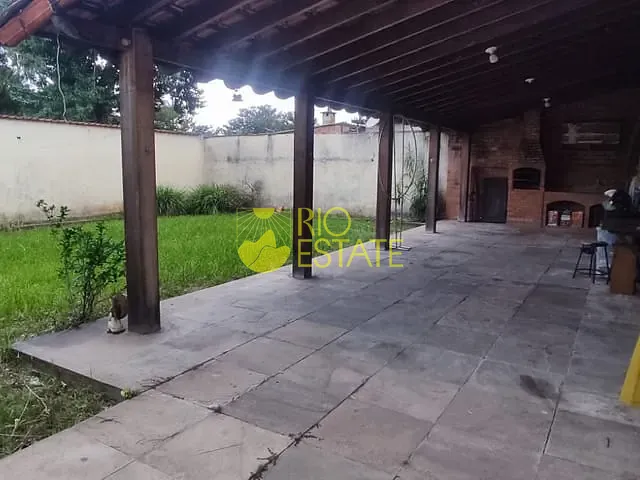 Casa com 350m² 3 quartos e 3 banheiros, à venda, no bairro Aero Clube em Volta Redonda