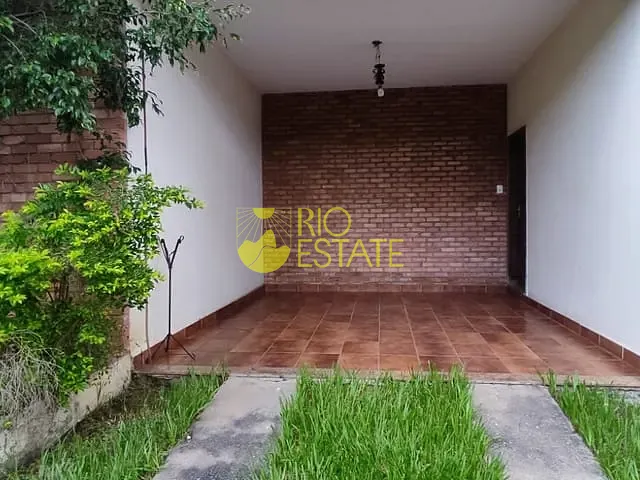 Casa com 350m² 3 quartos e 3 banheiros, à venda, no bairro Aero Clube em Volta Redonda