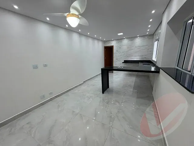 Casa com 135m² 2 quartos e 1 banheiro, à venda, no bairro Melvi em Praia Grande