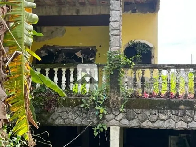 Casa com 590m² 4 quartos e 3 banheiros, à venda, no bairro São Francisco em Niterói