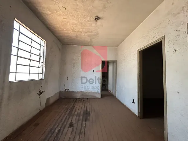 Casa 2 quartos e 1 banheiro, à venda, no bairro Centro em Pirassununga