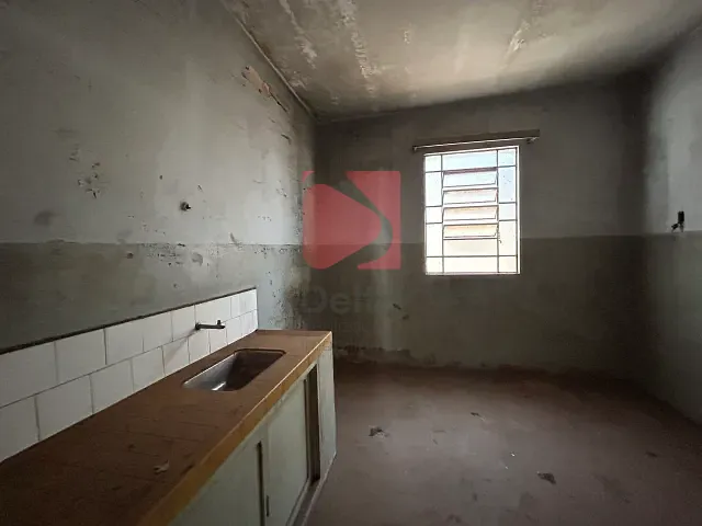 Casa 2 quartos e 1 banheiro, à venda, no bairro Centro em Pirassununga