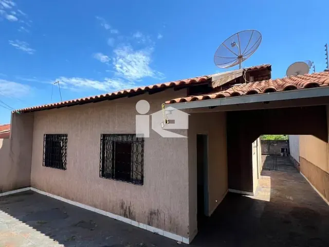 Casa com 239m² 3 quartos e 1 banheiro, à venda, no bairro Monte Carlo em Rolândia