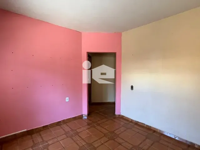Casa com 239m² 3 quartos e 1 banheiro, à venda, no bairro Monte Carlo em Rolândia
