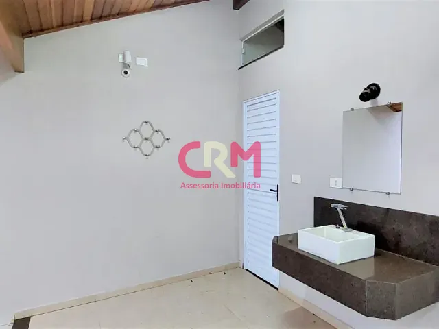 Casa 3 quartos e 5 banheiros, para alugar, no bairro Parque Residencial Laranjeiras I em Taquaritinga