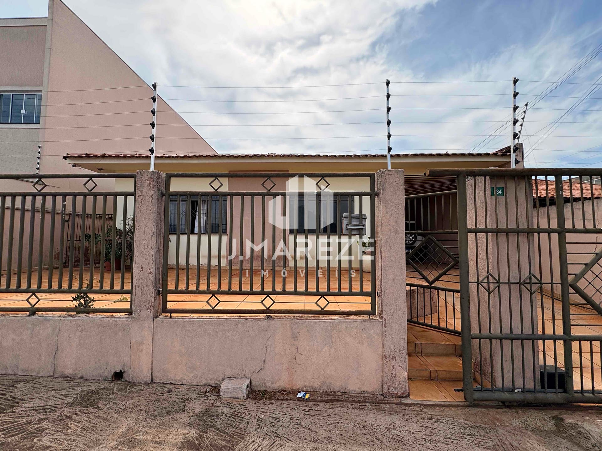 Casa à venda com 3 quartos, 140m² - Foto 1