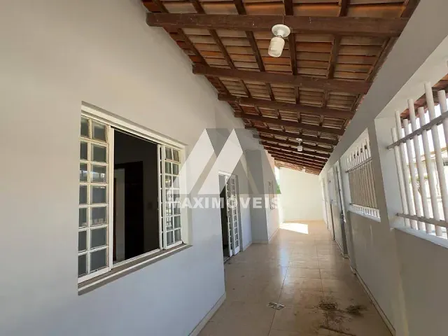 Casa com 360m² 3 quartos e 1 banheiro, à venda, no bairro Esplanada em Bom Despacho