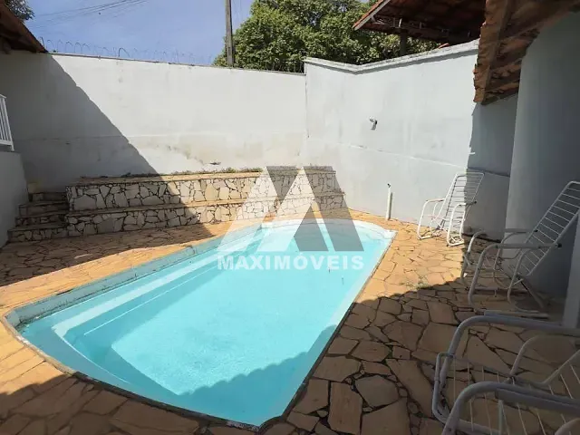 Casa com 360m² 3 quartos e 1 banheiro, à venda, no bairro Esplanada em Bom Despacho
