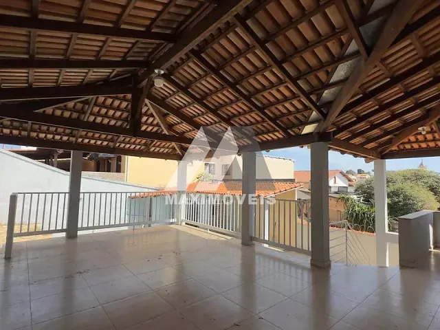 Casa com 360m² 3 quartos e 1 banheiro, à venda, no bairro Esplanada em Bom Despacho