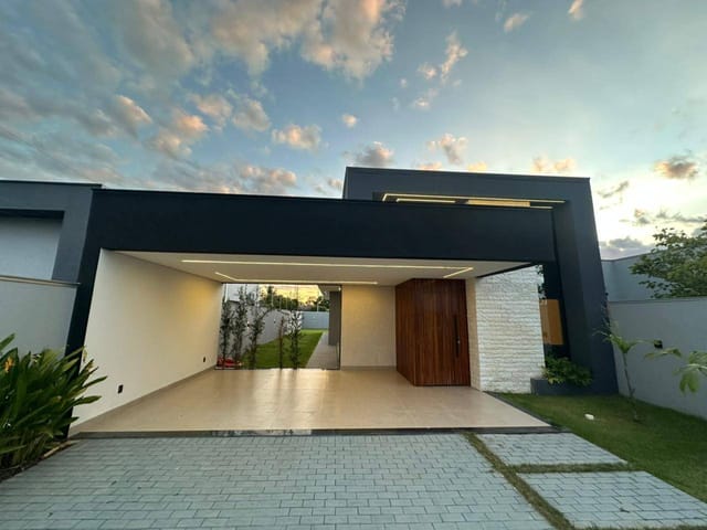 Casa com 352m² 3 quartos e 1 banheiro, à venda, no bairro Loteamento Jardim Nápoles em Sinop