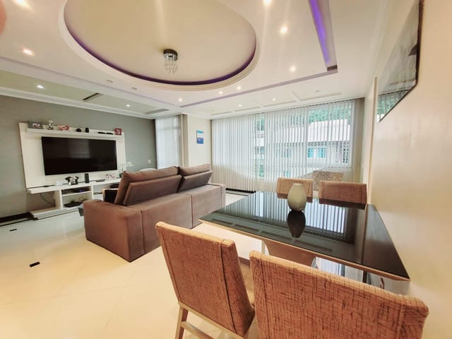 Casa com 250m² 4 quartos e 3 banheiros, à venda, no bairro Vila Valqueire em Rio de Janeiro