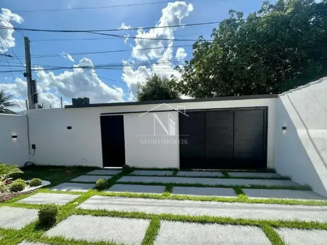 Casa com 300m² 3 quartos e 2 banheiros, à venda, no bairro Jardim Atlântico Central (Itaipuaçu) em Maricá