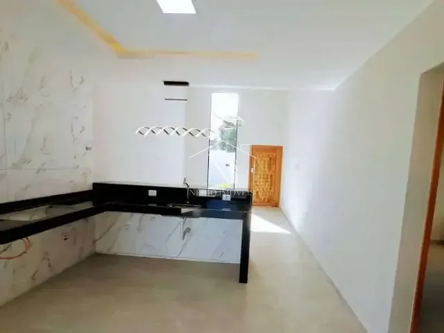 Casa com 300m² 3 quartos e 2 banheiros, à venda, no bairro Jardim Atlântico Central (Itaipuaçu) em Maricá