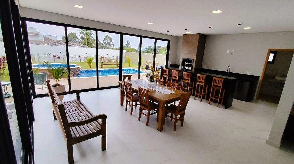 Casa à venda com 3 quartos, 1000m² - Foto 1