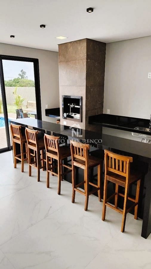 Casa à venda com 3 quartos, 1000m² - Foto 7