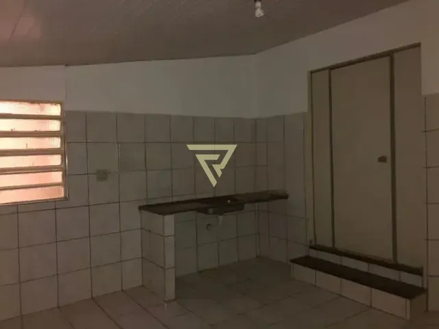 Casa com 140m² 3 quartos e 2 banheiros, para alugar, no bairro Centro em Ribeirão Preto