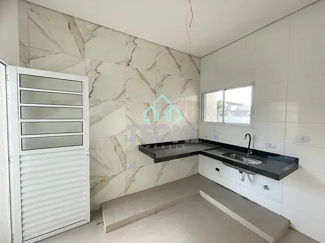 Casa com 125m² 2 quartos e 1 banheiro, à venda, no bairro Vila dos Comerciários 2 em Taubaté
