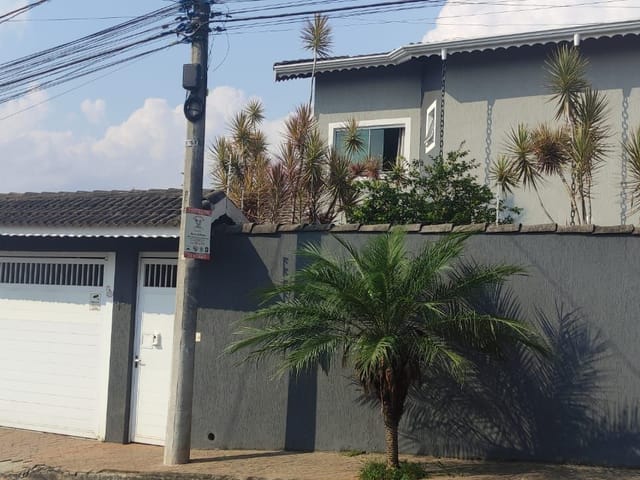 Casa com 350m² 3 quartos e 5 banheiros, à venda, no bairro Nova Atibaia em Atibaia