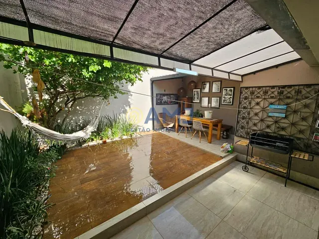 Casa com 240m² 3 quartos e 4 banheiros, à venda, no bairro Jardim América em Goiânia