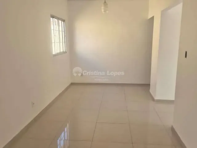 Casa 2 quartos e 2 banheiros, à venda, no bairro Gurupi em Teresina