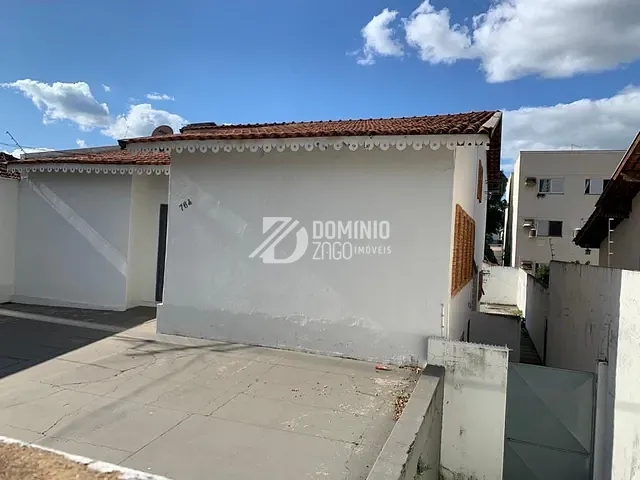 Casa com 360m² 3 quartos e 3 banheiros, à venda, no bairro Mercês em Uberaba