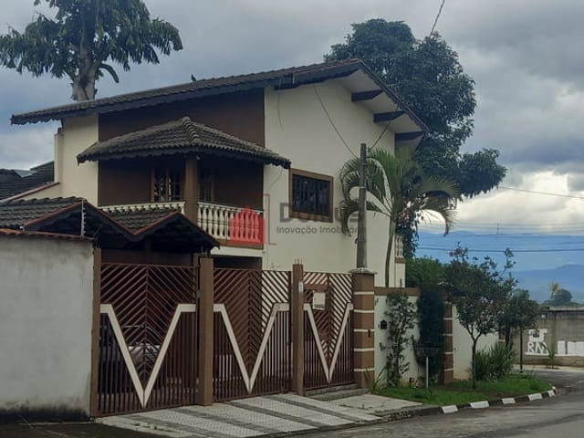 Casa com 282m², à venda, no bairro Jardim Yassuda em Pindamonhangaba