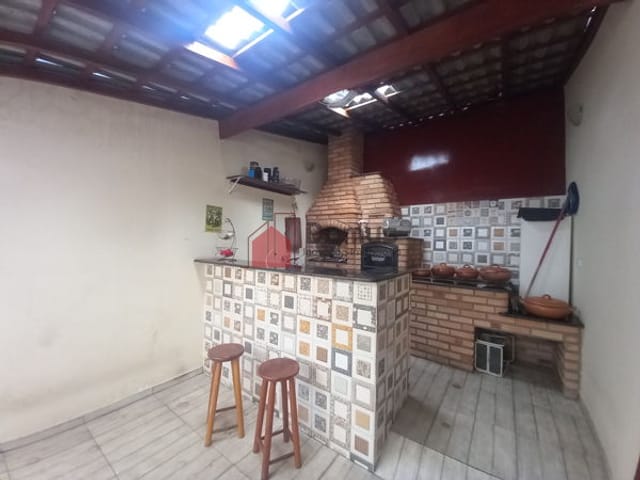 Casa com 282m², à venda, no bairro Jardim Yassuda em Pindamonhangaba