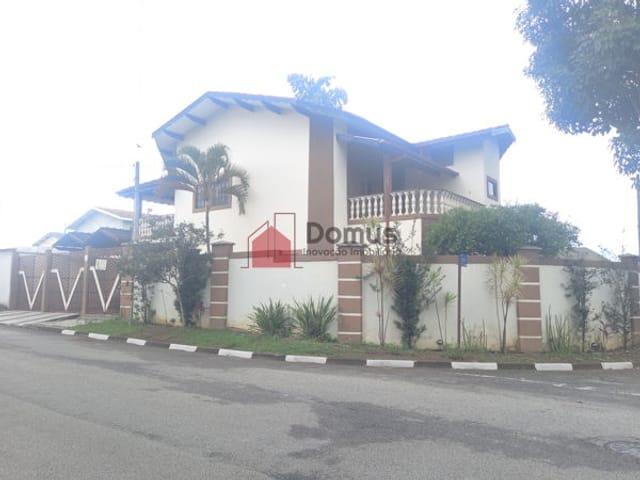 Casa com 282m², à venda, no bairro Jardim Yassuda em Pindamonhangaba
