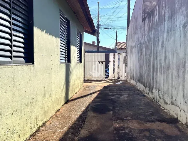 Casa 3 quartos e 1 banheiro, à venda ou para alugar, no bairro Núcleo Habitacional Antônio Faciolo em Pederneiras