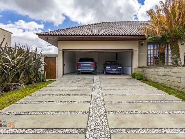 Casa com 1124m² 3 quartos e 5 banheiros, à venda, no bairro Centro em Araucária