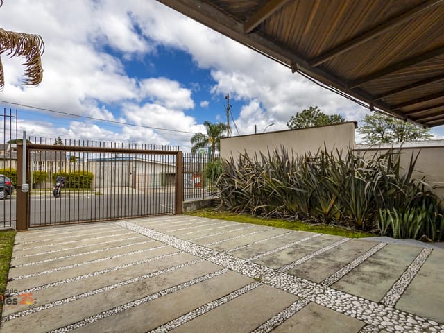 Casa com 1124m² 3 quartos e 5 banheiros, à venda, no bairro Centro em Araucária