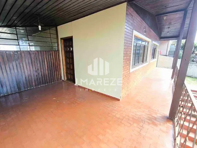 Casa com 266m² 3 quartos e 2 banheiros, à venda, no bairro Centro em Apucarana