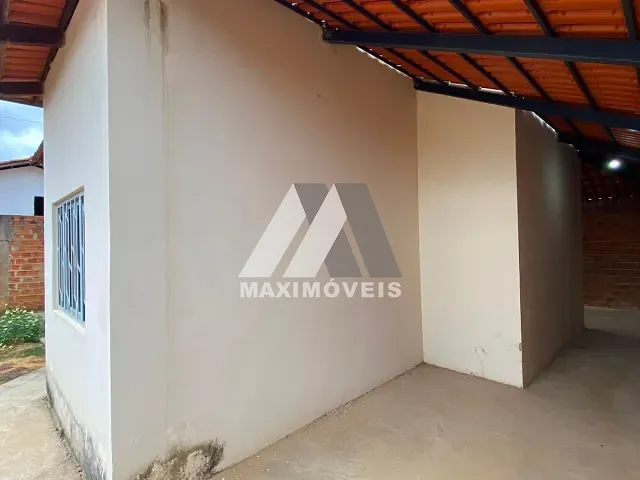 Casa 2 quartos e 1 banheiro, para alugar, no bairro São Francisco em Araçuaí