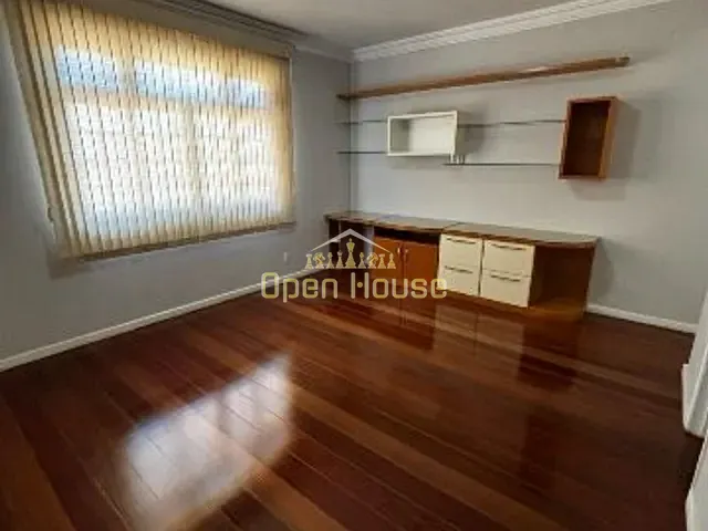 Casa com 400m² 3 quartos e 2 banheiros, à venda, no bairro Bairro de Fátima (Califórnia da Barra) em Barra do Piraí