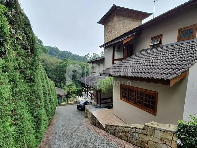 Casa com 1100m² 3 quartos e 6 banheiros, à venda, no bairro Roseira em Mairiporã