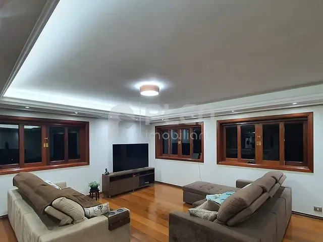 Casa com 1100m² 3 quartos e 6 banheiros, à venda, no bairro Roseira em Mairiporã
