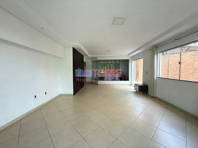 Casa 3 quartos e 4 banheiros, à venda ou para alugar, no bairro Jardim Vitória em Itabuna